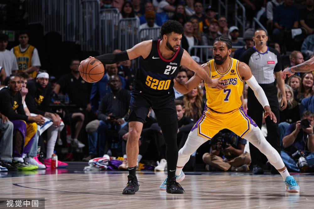 在防线上的 在防线上的