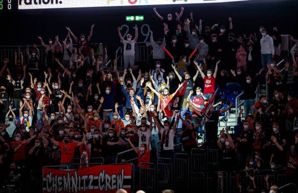 更换主教练 更换主教练