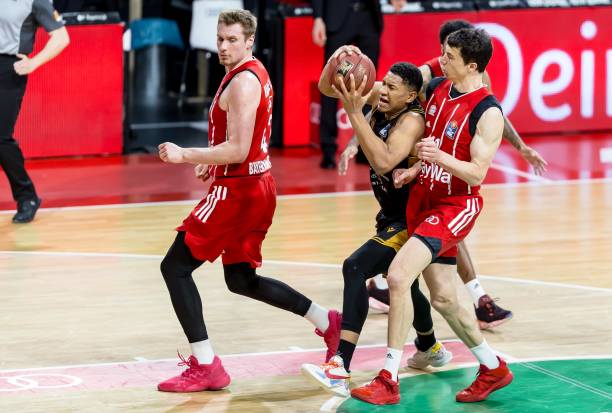 联赛奠定基 联赛奠定基